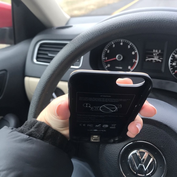 iPhone Charging Case (iPhone 7) - Picture 5 of 6